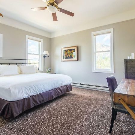 Elk Mountain Lodge Крестед-Бьютт Экстерьер фото